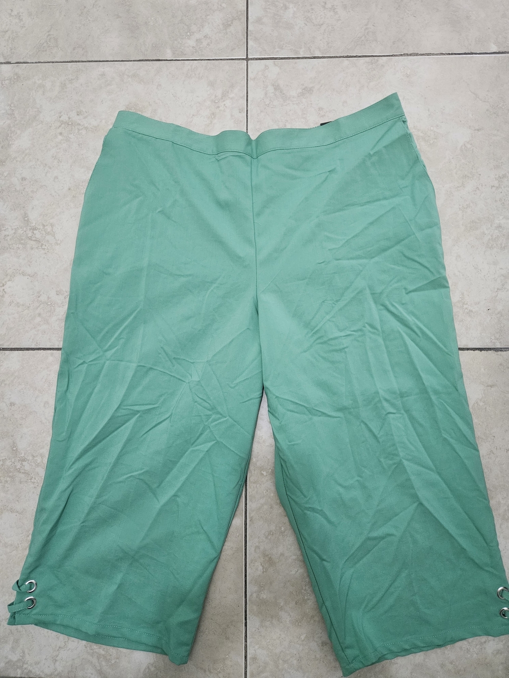 Alfred Dunner Mint Green Cropped Pull-On Capris